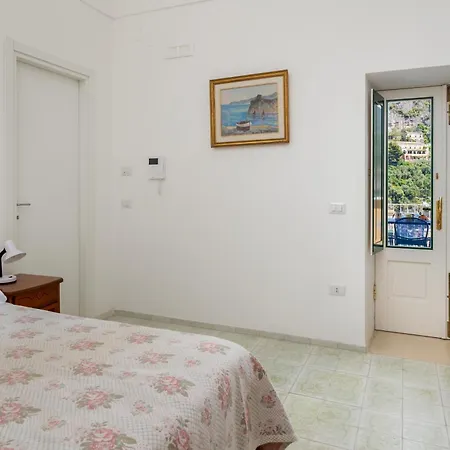 Pensión Casa Bijou - De Vivo Realty *