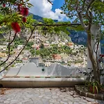De Vivo Realty - Casa Bijou 3*