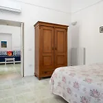 De Vivo Realty - Casa Bijou